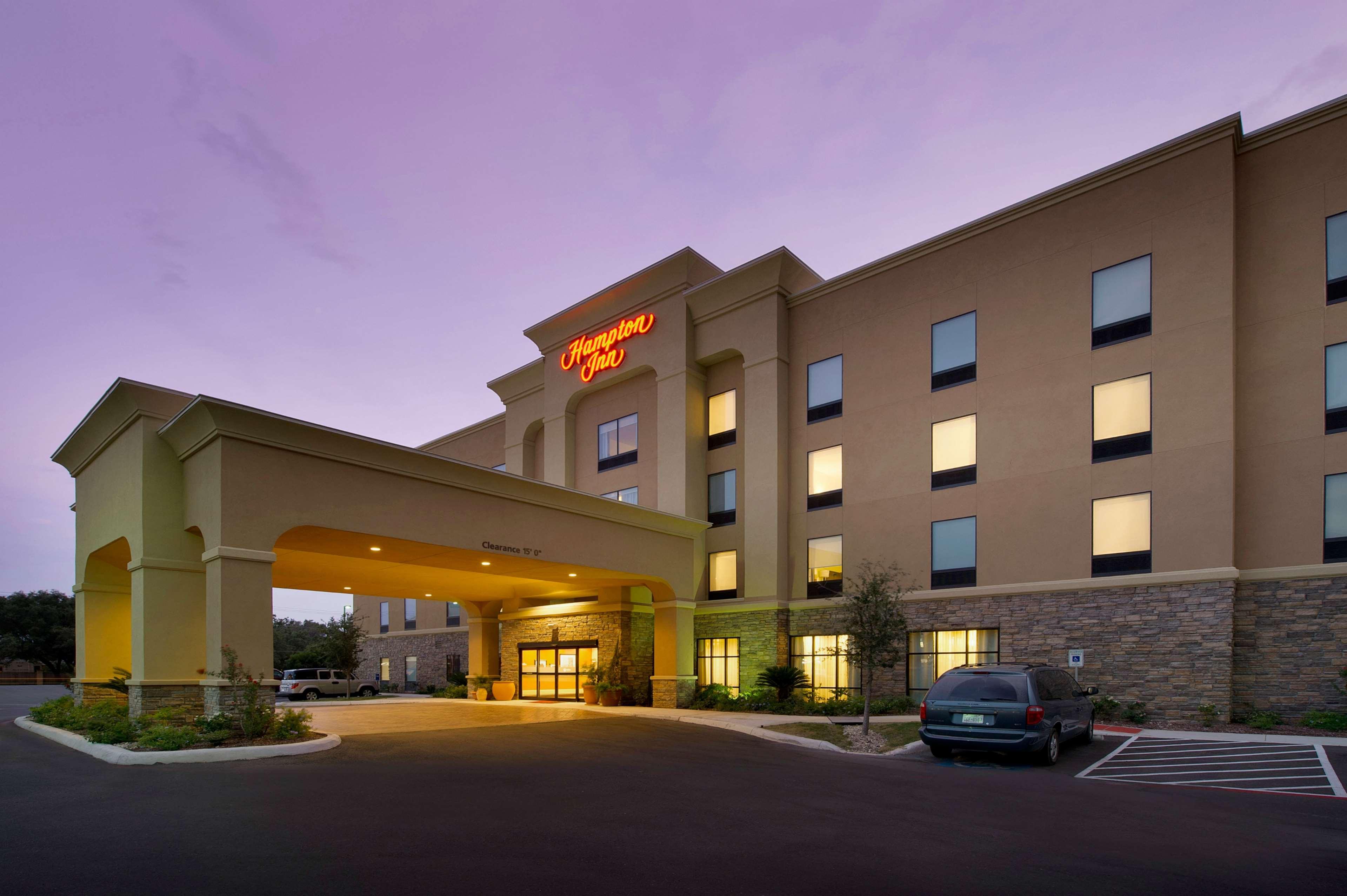 Hampton Inn Uvalde Exterior photo